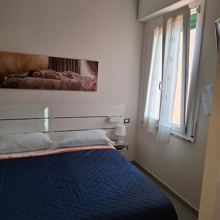 Fare Bnb - Room Del Parco Reggio Emilia Exterior foto
