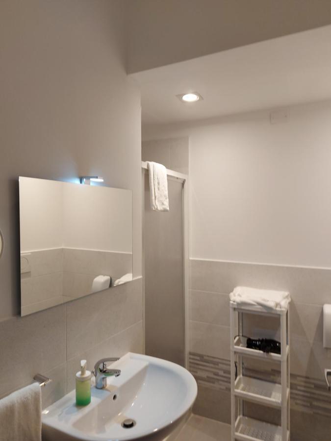 Fare Bnb - Room Del Parco Reggio Emilia Exterior foto