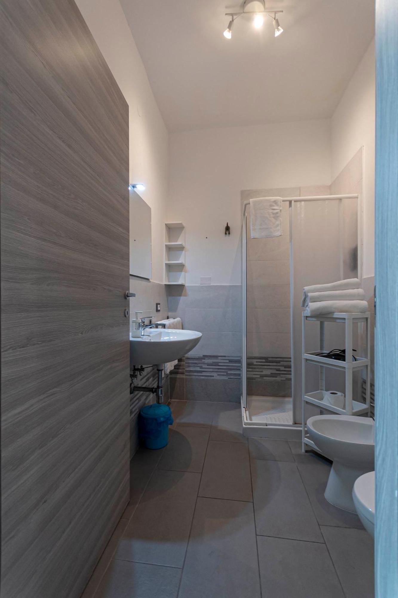 Fare Bnb - Room Del Parco Reggio Emilia Exterior foto