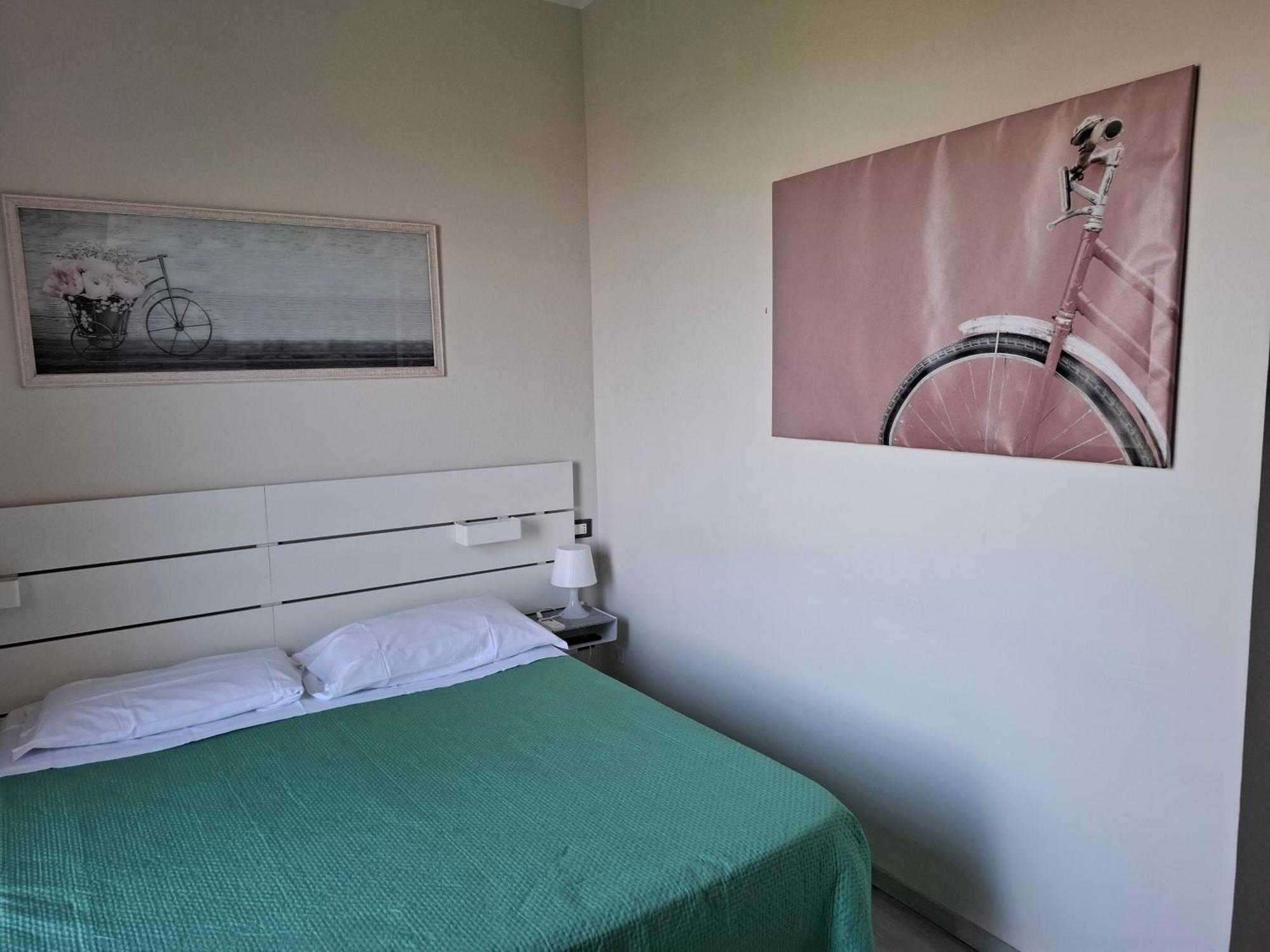Fare Bnb - Room Del Parco Reggio Emilia Exterior foto